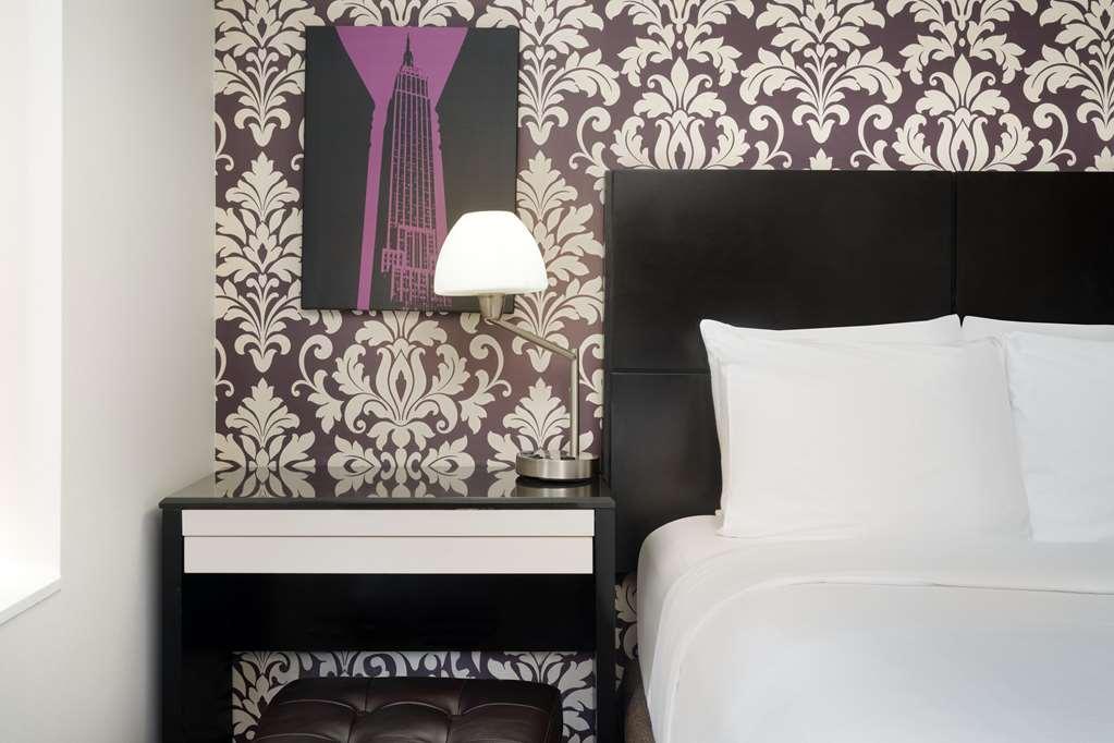 Best Western Premier Herald Square New York City Room photo