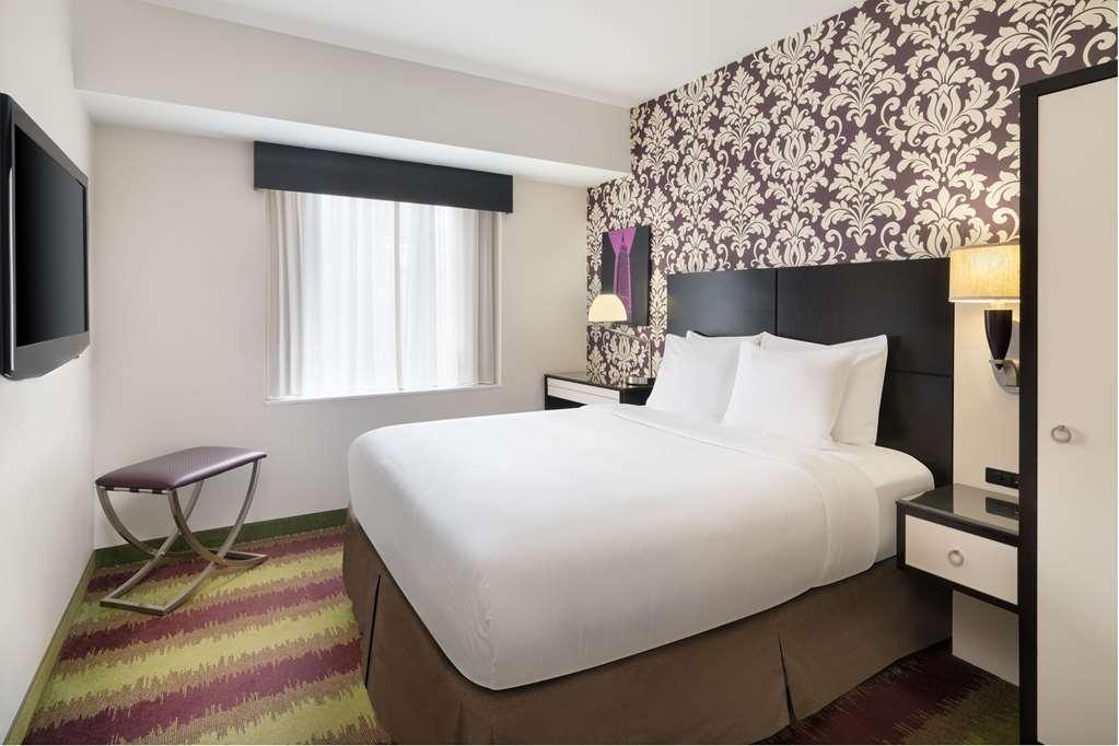 Best Western Premier Herald Square New York City Room photo